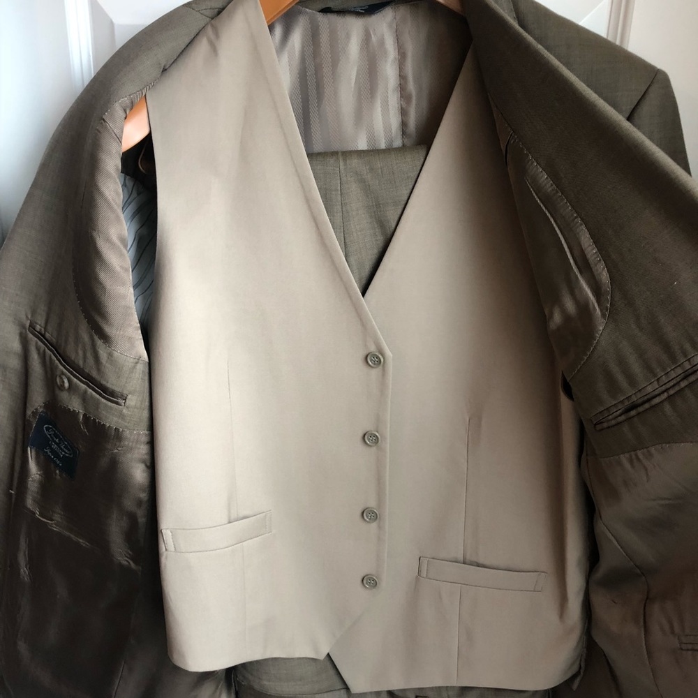 Italian Vested Suit - Picture 5 of 8